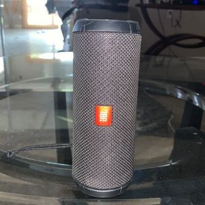 JBL FLIP 4